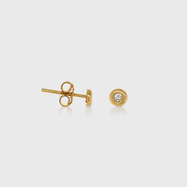 18K Gold 3mm Round Shaped Single Diamond Stud Earrings