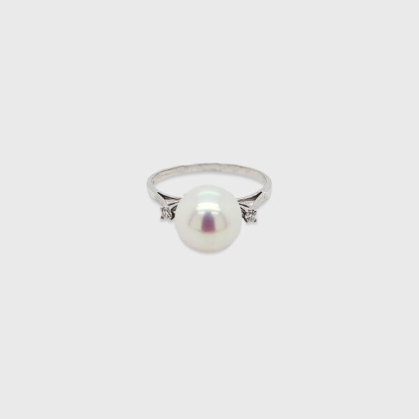 Freshwater Pearl with Dual Diamond Head 18K Gold Ring