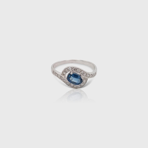 Sapphire 4 Head with Halo and Side Diamonds 18K Gold Ring