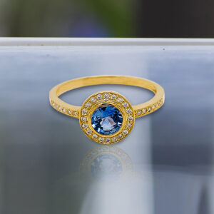 Sapphire Head with Halo and Side Diamonds 18K Gold Ring