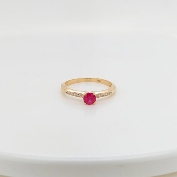 Ruby Head with Side Diamonds 18K Gold Ring