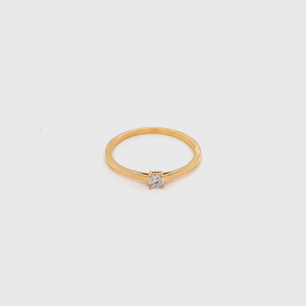 18K Gold 4-Prong Heart Gallery Single Diamond Head Ring