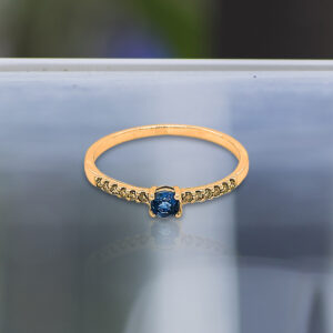 Sapphire 74-3 Head with Side Diamonds 18K Gold Ring