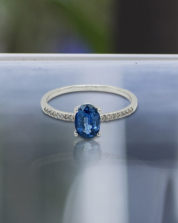 Sapphire 85 Head with Side Diamonds 18K Gold Ring - Image 2