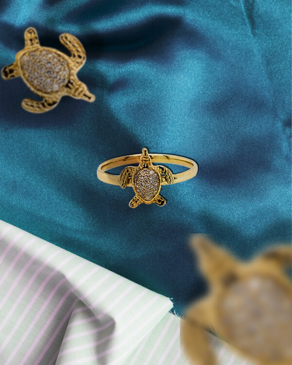 18K Gold Turtle Diamond Head Ring - Image 2