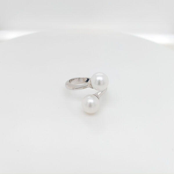 Dual Freshwater Pearl 18K Gold Ring - Image 2