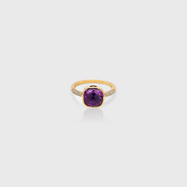 18K Gold Amethyst Head with Side Diamonds Ring