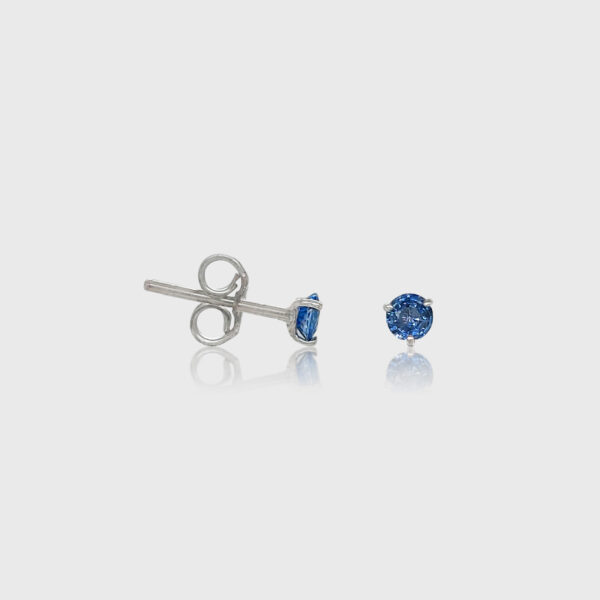 18K Gold Sapphire Head Stud Earrings