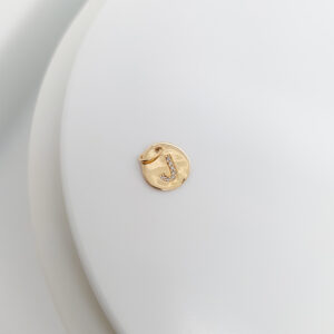 18K Gold 10.5mm Letter 